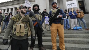 Trumps Kampf mit der Waffenindustrie