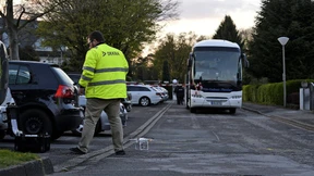 Hundert Polizisten kehren an den Tatort zurück
