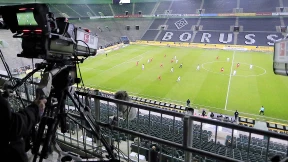 Fußball unter scharfer Beobachtung