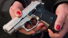 Immer mehr Deutsche besorgen sich kleinen Waffenschein