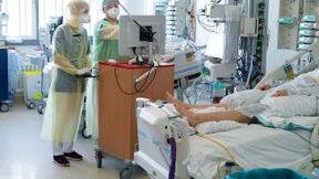 Corona-Krankenstationen in Hessen füllen sich rasch