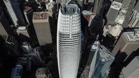 Der alte Mann schaut in die Zukunft