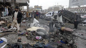 Mindestens 100 Tote bei Explosionen in Pakistan