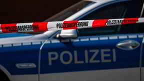 Polizei beschlagnahmt Wehrmachtsuniformen und Waffen