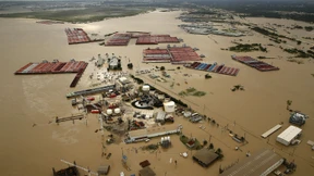 Wiederaufbau mit selbstgemachten Hindernissen