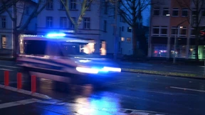 Opfer nach Messerattacke im Bus weiter in Lebensgefahr