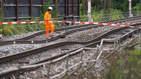 Vier Wohnhäuser an Bahnstrecke in Rastatt geräumt