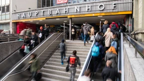 Paar unterschlägt Gebühren auf Münchener Bahnhofstoilette