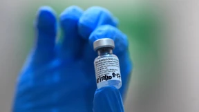 Erste Corona-Impfung live im amerikanischen Fernsehen übertragen