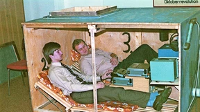 Wie die Geheimkamera in den Plastekorb passt