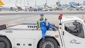 Von der Hotelfachfrau zur Flugzeugschlepperin