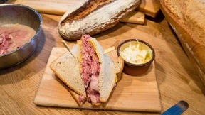 Ihr dürft es mit den Händen essen