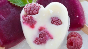 Früchte, Sahne, Eier – und ab ins Gefrierfach