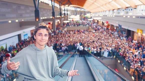 Jugendliche fallen wegen Youtube-Star in Ohnmacht