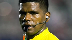 Kniefall an einem historischen Ort