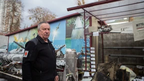 Westliche Chips in blauen Säcken