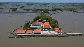  Tempel versinkt im Meer