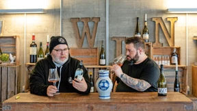 Weinverkostung vor den Kameras