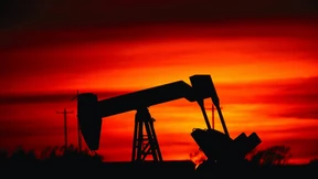 Ölpreis sinkt zum Wochenauftakt deutlich