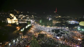 Zehntausende demonstrieren gegen Gesetz zu „ausländischer Einflussnahme“