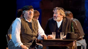 Ein Vater, ein Dorf und viele Probleme