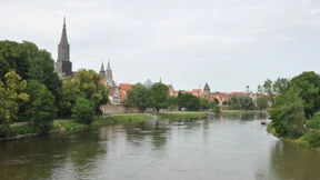 Frau springt Handy hinterher und löst stundenlange Suche aus