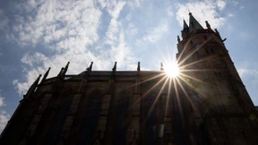 Katholische Bischöfe kritisieren Gottesdienstverbot