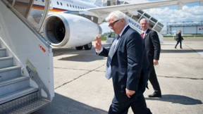 Merkel und Seehofer stellen sich vor Steinmeier