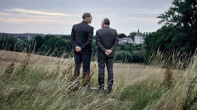 Der Dolch zuckt in ihren Herzen