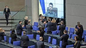 Den Aufschwung schaffen mit mehr Waffen?