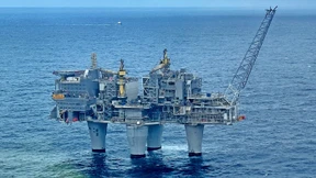 Gefahr aus der Luft und aus der Tiefe