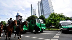 Wasserwerfer vor der EZB