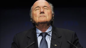 Blatter unter Polizeischutz