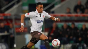 Fußballprofi Naki nach Angriff in Versteck gebracht