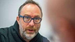 Wie wehrt sich Wikipedia gegen Fake News?