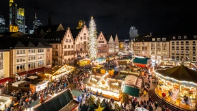 Frau Nikolaus fährt Karussell