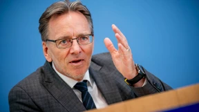 Politiker und Virologen öfter von Corona-Leugnern bedroht