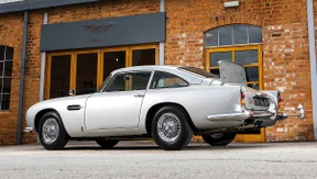 Touristen filmen James-Bond-Dreh in Matera