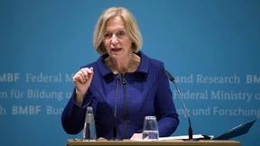 Wanka verspricht 150 Millionen Euro für strukturschwache Regionen