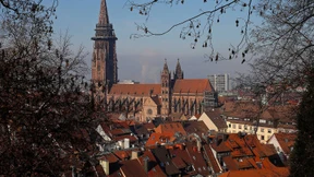 Jubel auf Pump in der Sonnenstadt