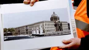 Auferstehung aus Ruinen