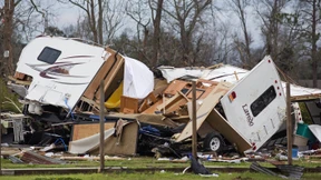 Schwere Schäden nach heftigen Tornados