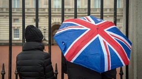 Er schreibt und schreibt und schreibt