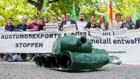 Frankreichs Botschafterin kritisiert Deutschland wegen Waffenexporten