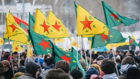 Tausende Kurden demonstrieren in Hannover