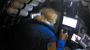 Mann taucht elf Kilometer in Pazifik – und findet Müll