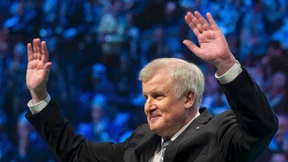 Seehofer will Ökostrom-Umlage auf acht Cent deckeln