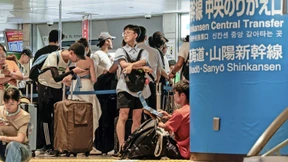 Tausende Reisende stranden wegen Zugausfällen an Bahnhöfen in Japan