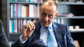 Merz wirft Merkel „Untätigkeit und mangelnde Führung“ vor