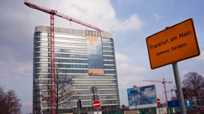 Warten auf S-Bahn-Anschluss für Gateway Gardens